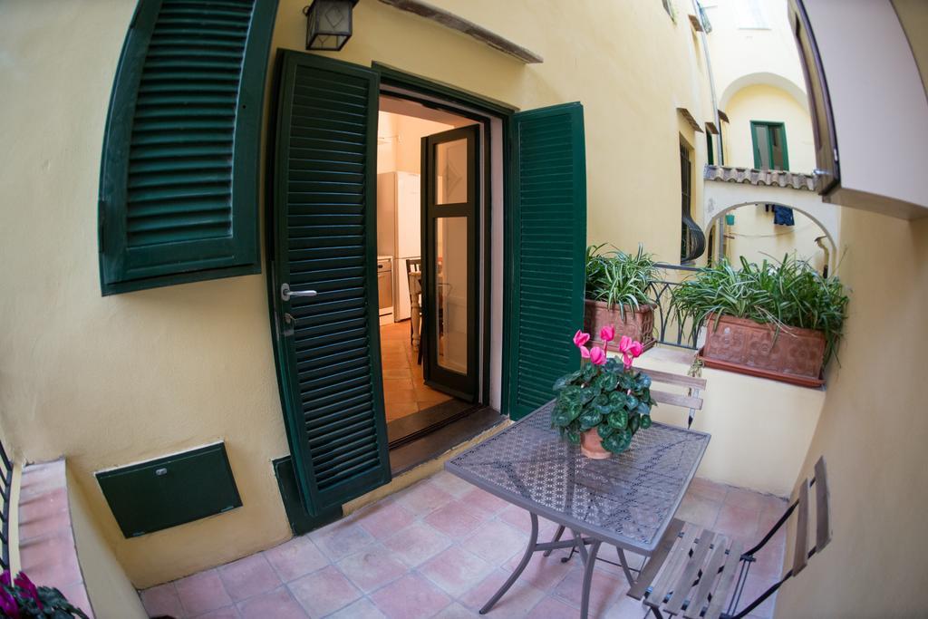 Apartament La Dimora Di Grimoaldo Salerno Pokój zdjęcie