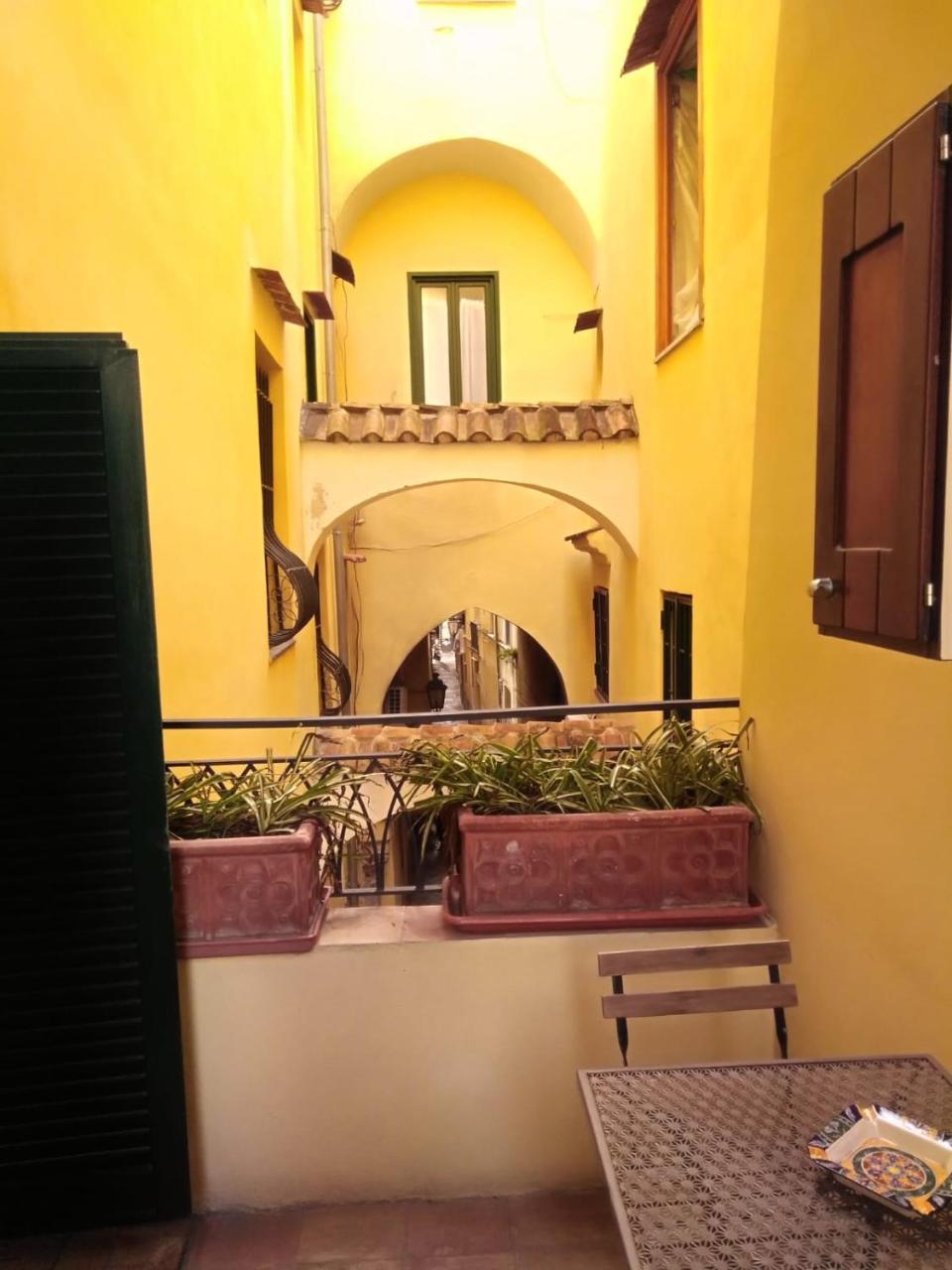 Apartament La Dimora Di Grimoaldo Salerno Zewnętrze zdjęcie